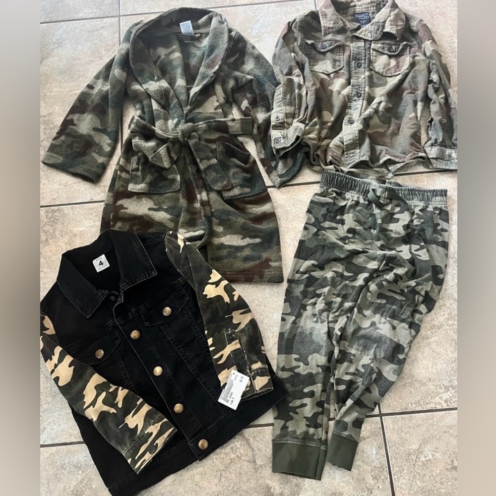 Camo clothes bundle sizes 4-5T - excellent condition - sold together